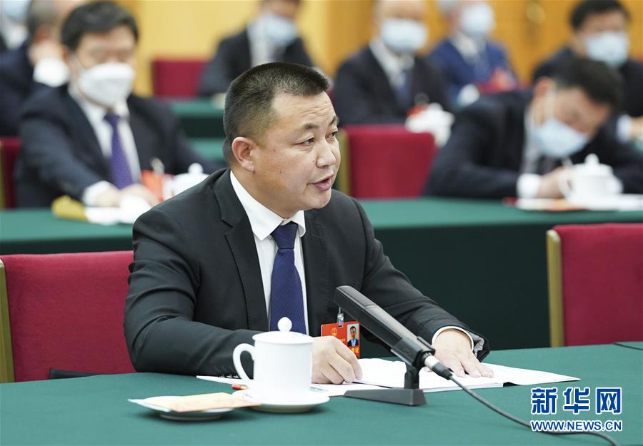 （新華全媒頭條·圖文互動）（11）從人民中汲取磅礴力量——習近平總書記同出席2020年全國兩會人大代表、政協(xié)委員共商國是紀實