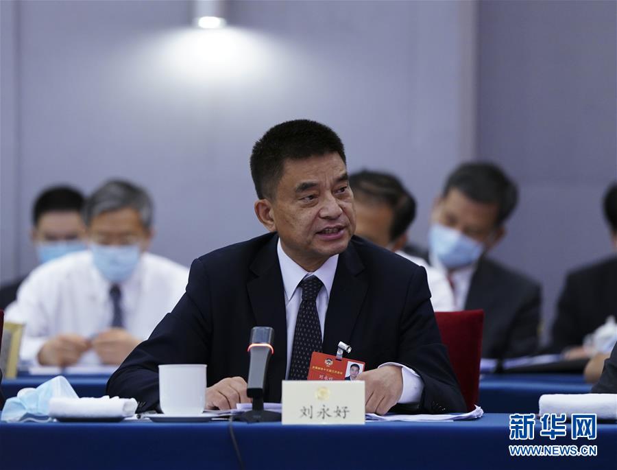 （新華全媒頭條·圖文互動）（10）從人民中汲取磅礴力量——習近平總書記同出席2020年全國兩會人大代表、政協(xié)委員共商國是紀實