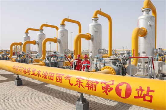 塔里木油田西氣東輸管網(wǎng)。 王成凱攝