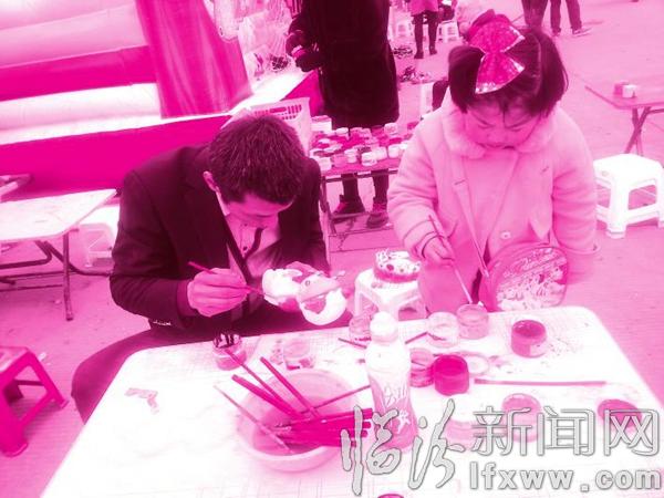 臨汾:家長(zhǎng)陪孩子做親子游戲快樂度過假期