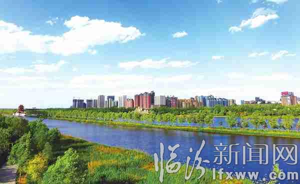 臨汾:平陽(yáng)大地最美季節(jié) 藍(lán)天白云交相輝映